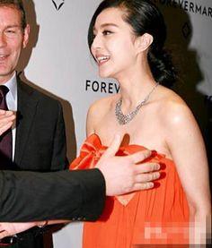 揩油明星,道德沦丧还是误入歧途？